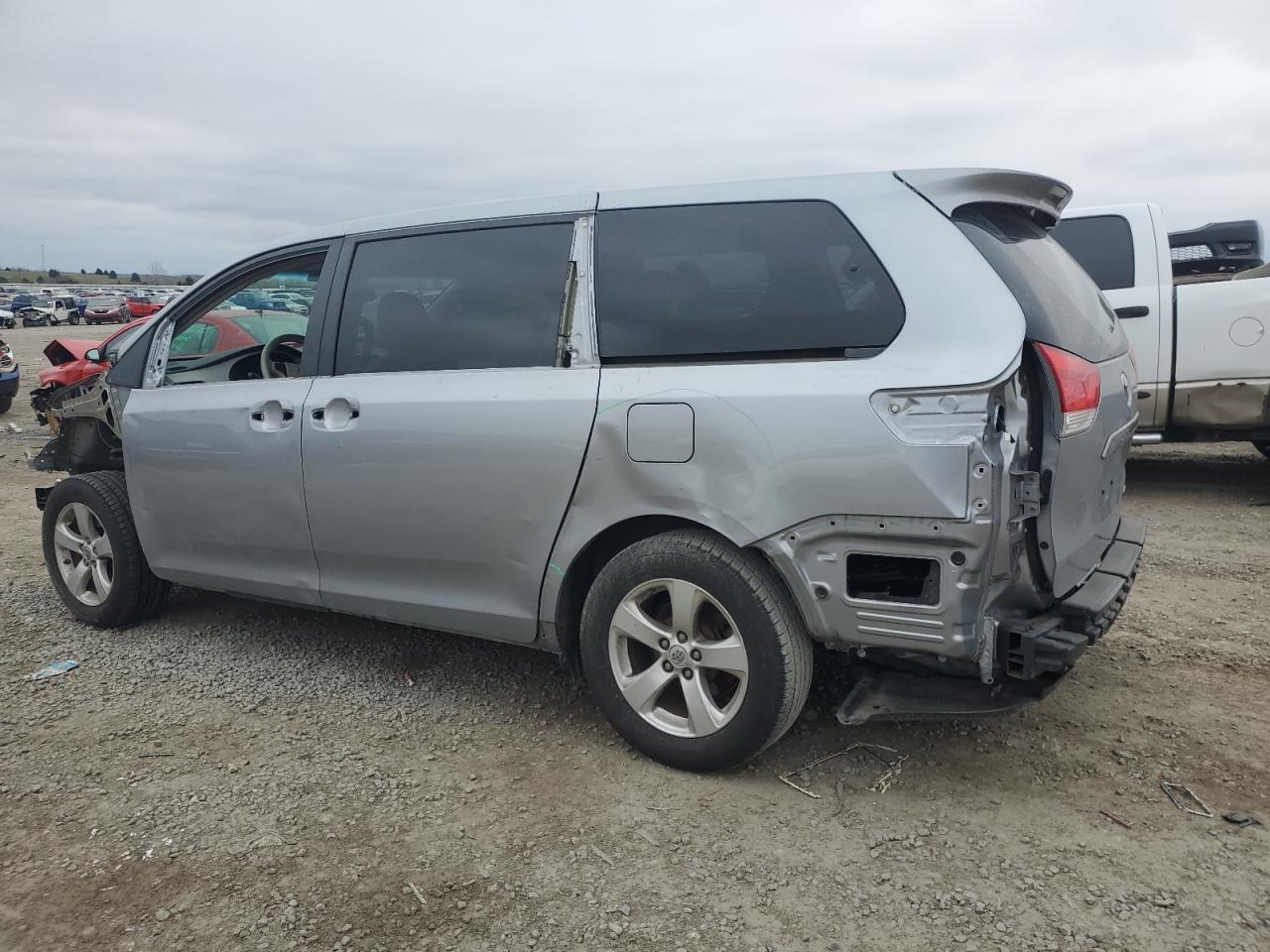 Lot #2428407766 2013 TOYOTA SIENNA LE