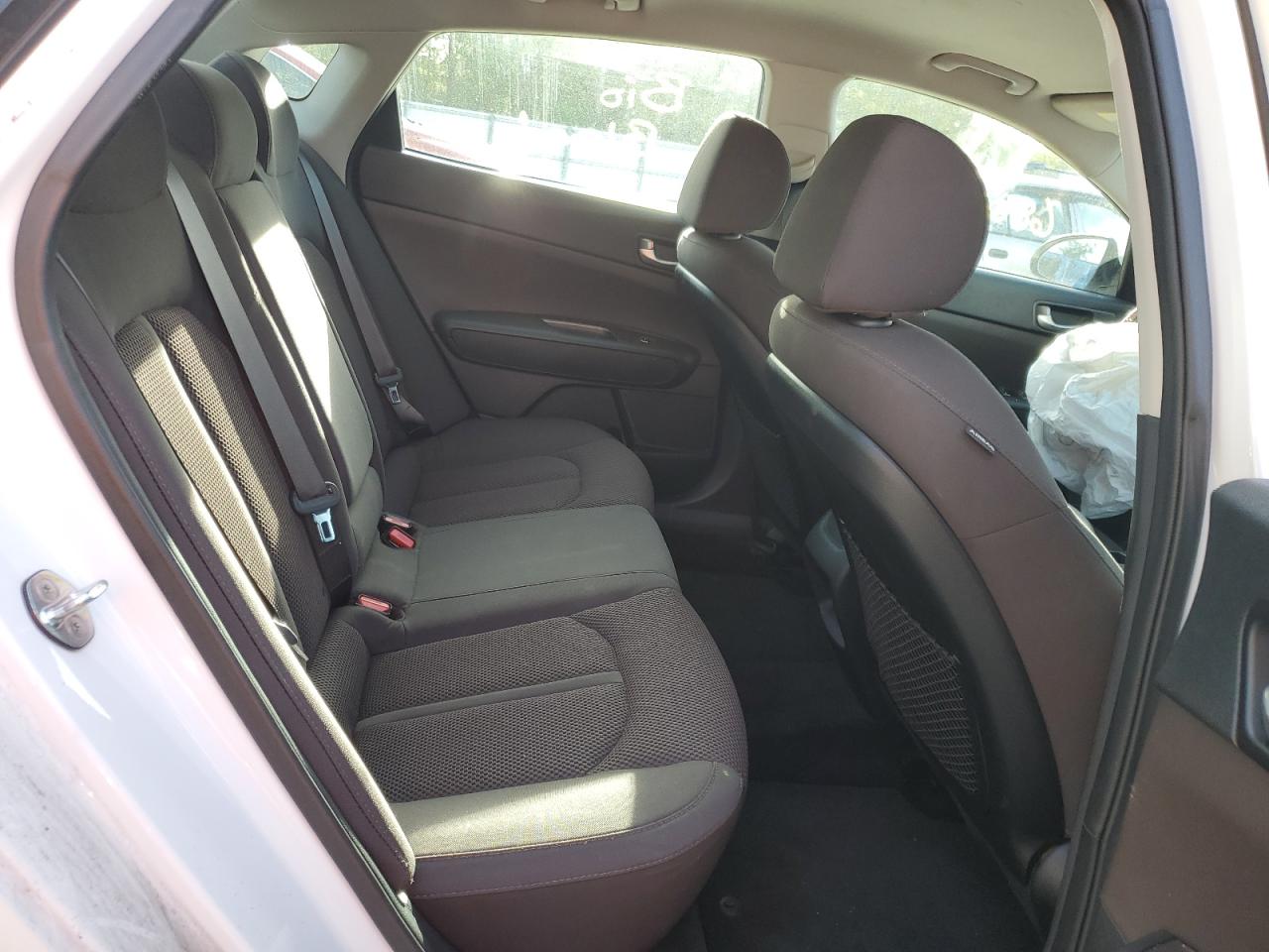 5XXGT4L35KG341138 2019 Kia Optima Lx