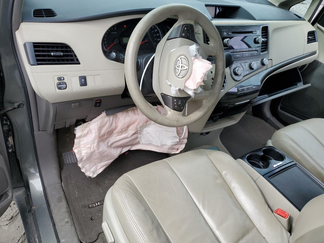 5TDJK3DC4CS047747 2012 Toyota Sienna Le