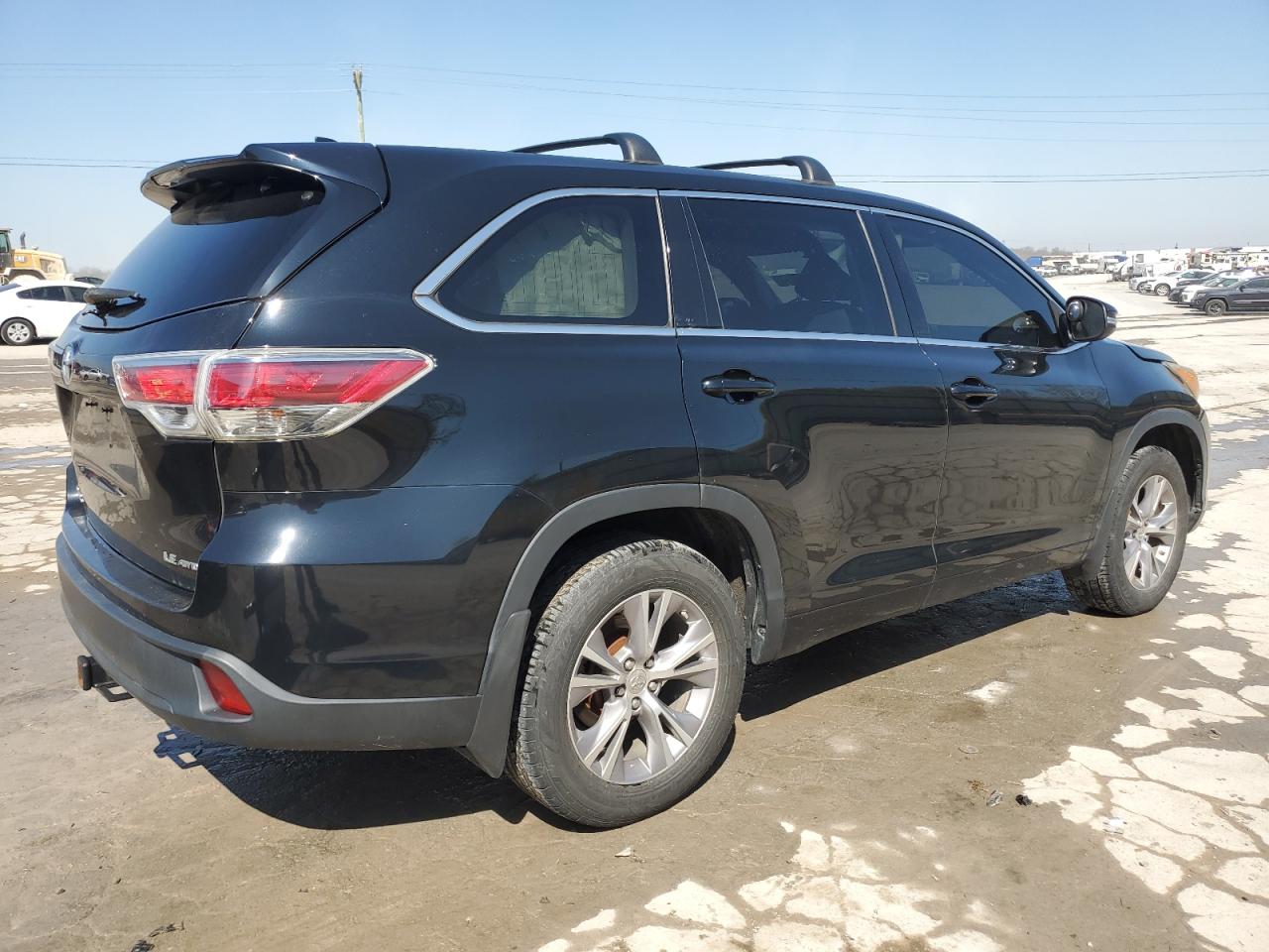 5TDBKRFH6FS167179 2015 Toyota Highlander Le