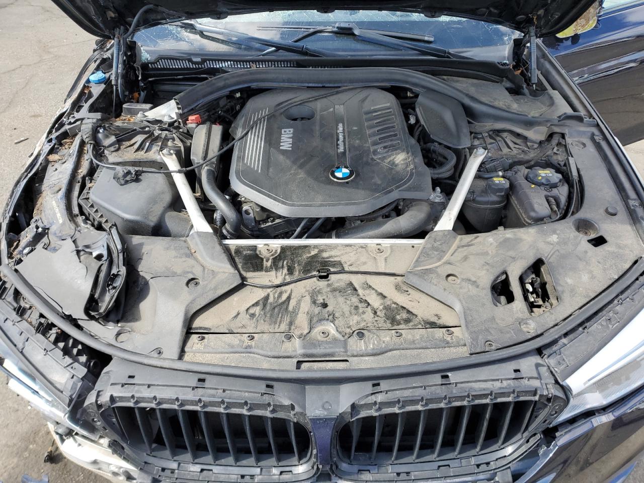 WBAJE7C57JG892226 2018 BMW 540 Xi