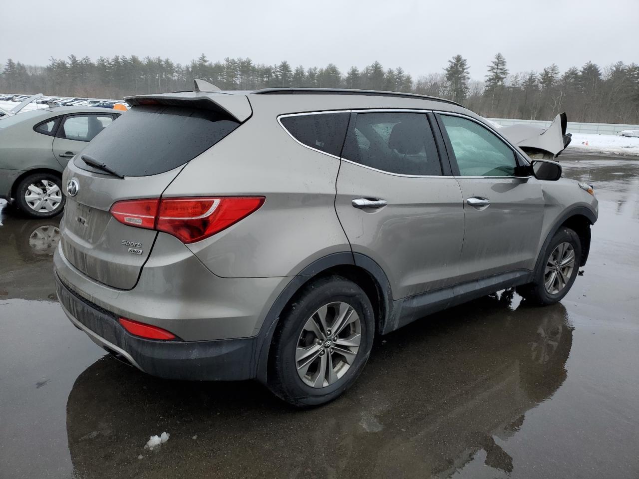 2014 Hyundai Santa Fe Sport vin: 5XYZUDLB4EG167916