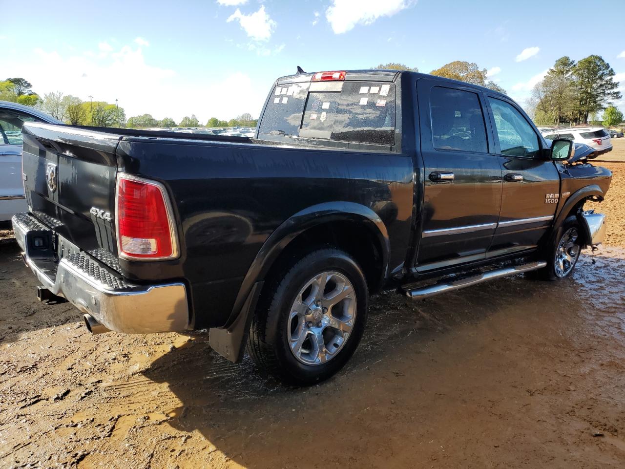 2016 Ram 1500 Laramie vin: 1C6RR7NT3GS251870