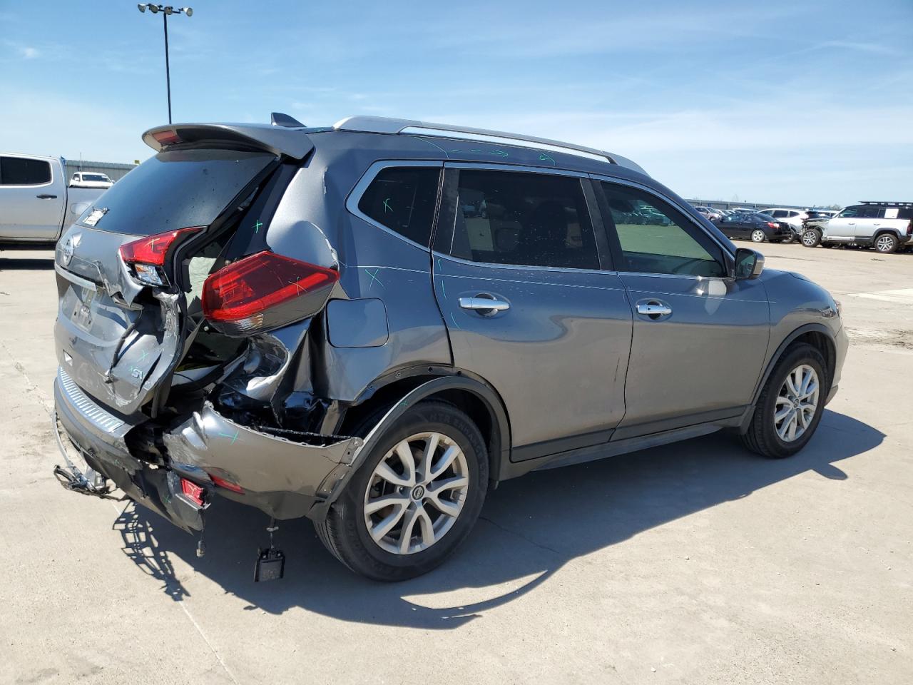 2019 Nissan Rogue S vin: JN8AT2MT1KW264828