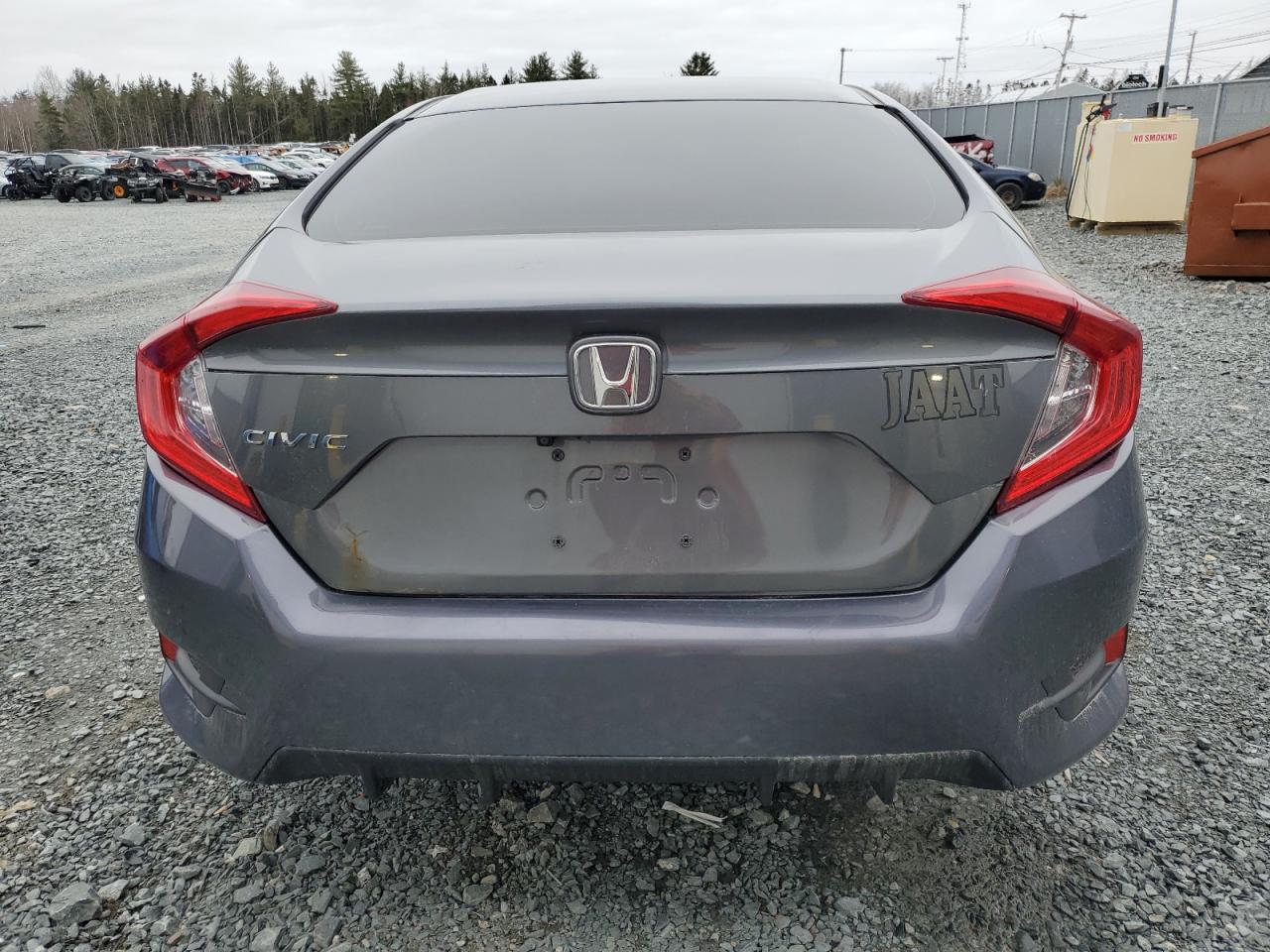 2HGFC2F59JH007852 2018 Honda Civic Lx