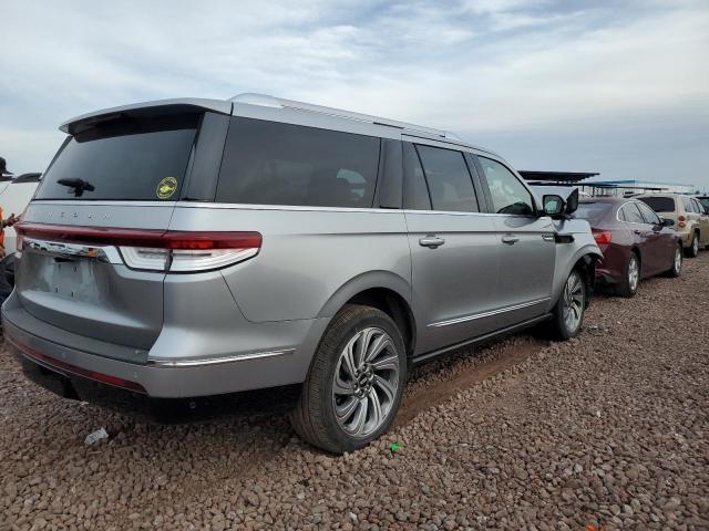 5LMJJ3LT7NEL12800 Lincoln Navigator  3