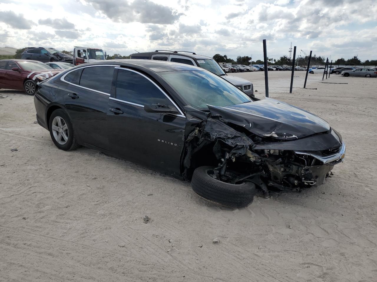 2019 Chevrolet Malibu Ls vin: 1G1ZB5ST3KF156483