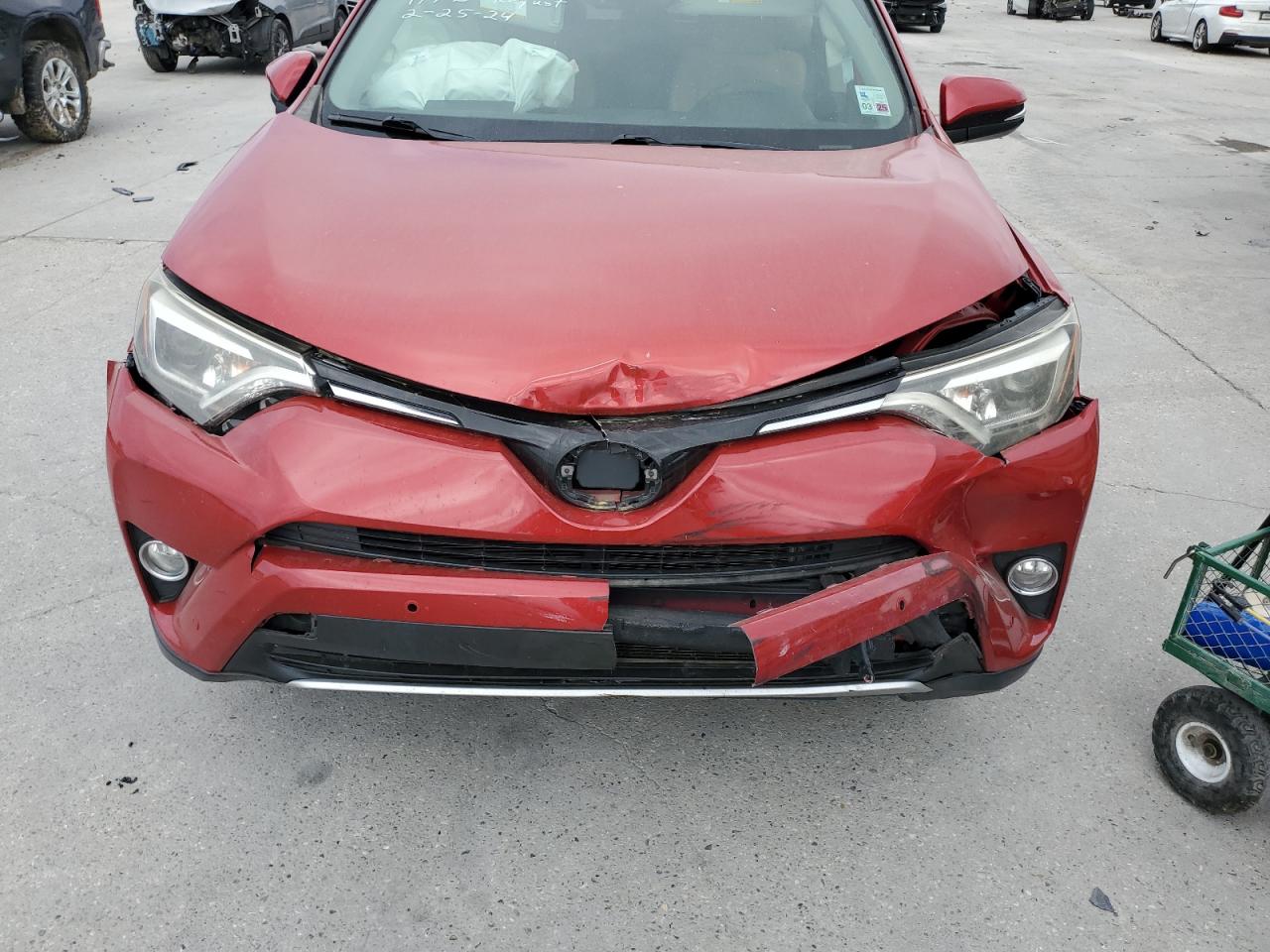 JTMYFREV0GJ085601 2016 Toyota Rav4 Limited