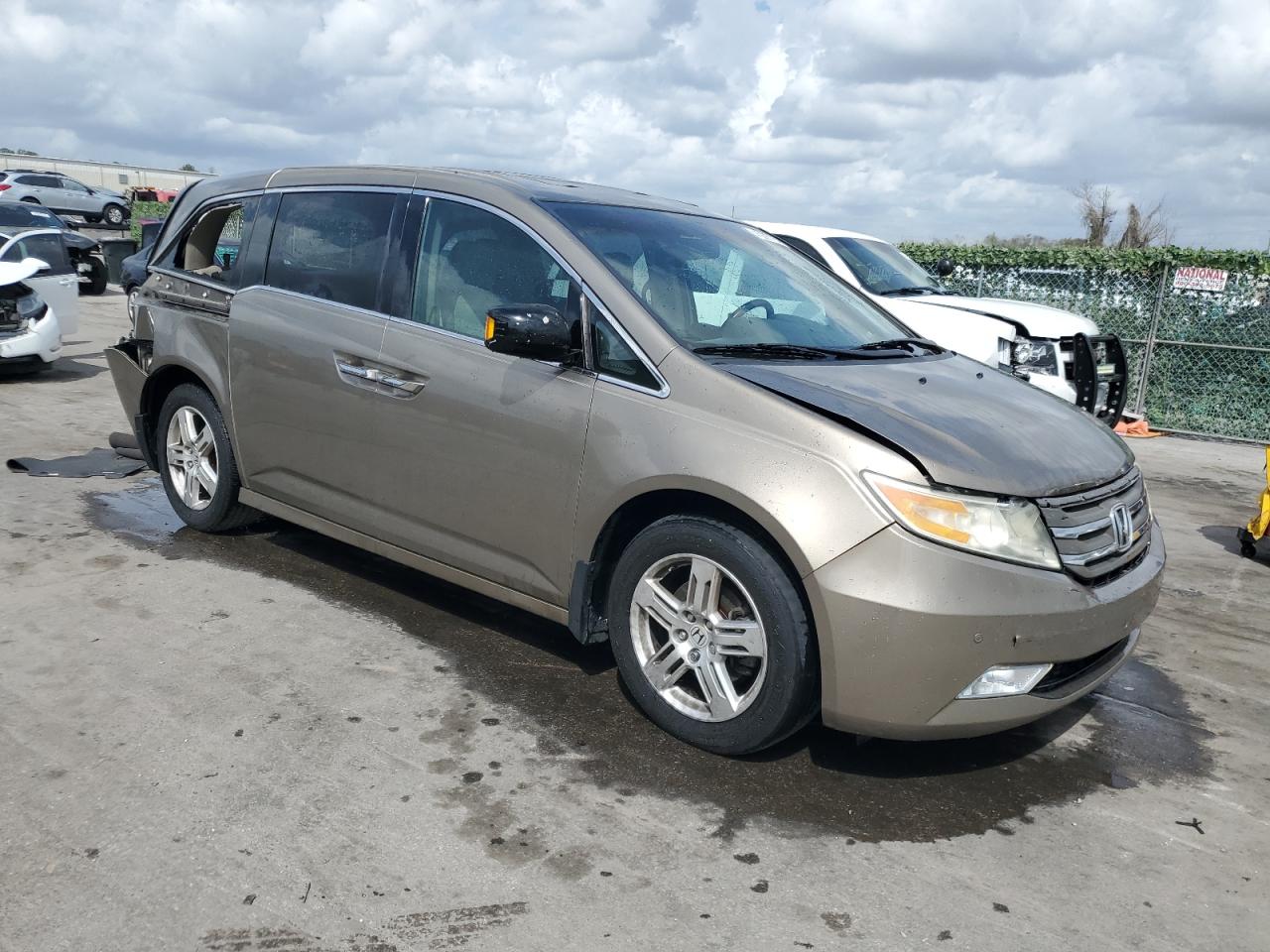 2012 Honda Odyssey Touring vin: 5FNRL5H93CB058415