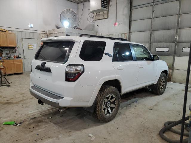 2020 TOYOTA 4RUNNER SR - JTEBU5JR2L5827816