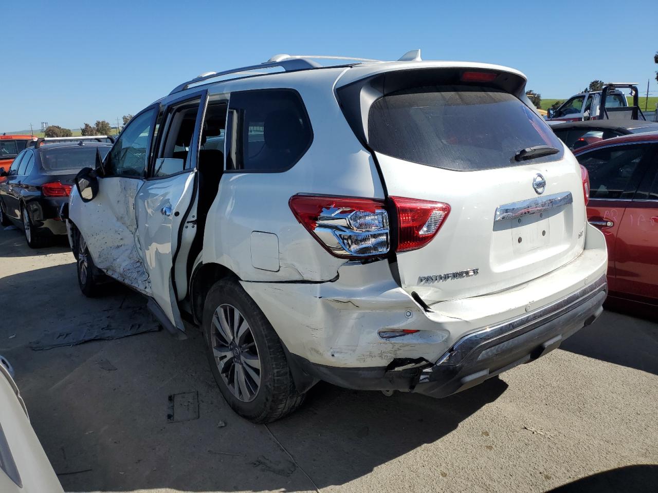 5N1DR2MN8KC611206 2019 Nissan Pathfinder S