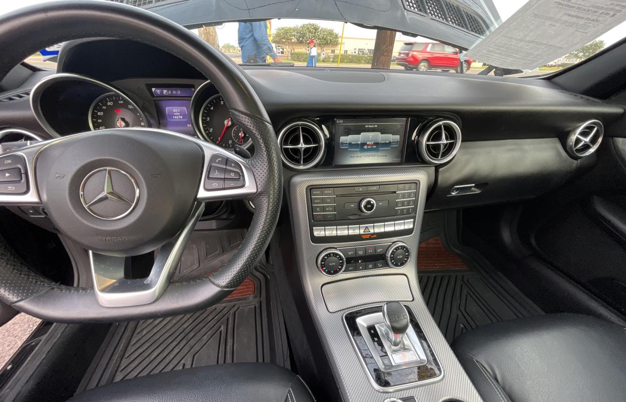 WDDPK3JA3KF164365 2019 Mercedes-Benz Slc 300