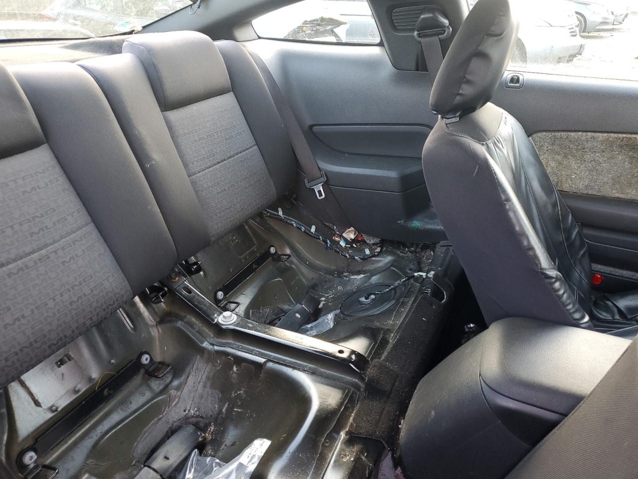 1ZVHT80N265106379 2006 Ford Mustang