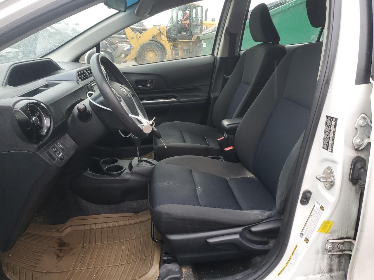 JTDKDTB33F1111425 2015 Toyota Prius C