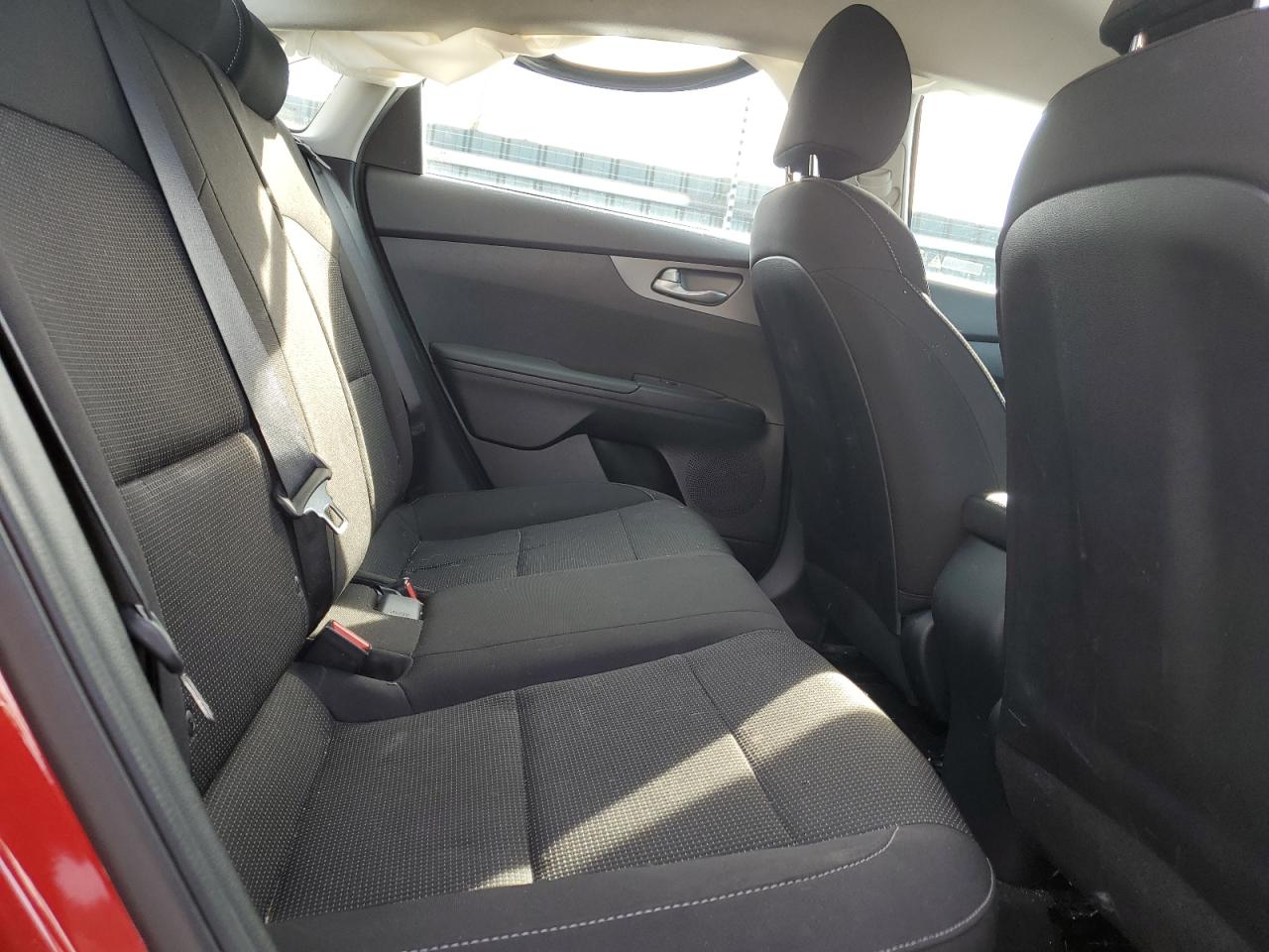 3KPF24AD1KE135785 2019 Kia Forte Fe