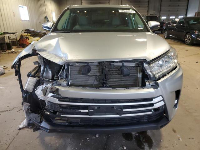 VIN 5TDJZRFH5KS923358 2019 Toyota Highlander, SE no.5