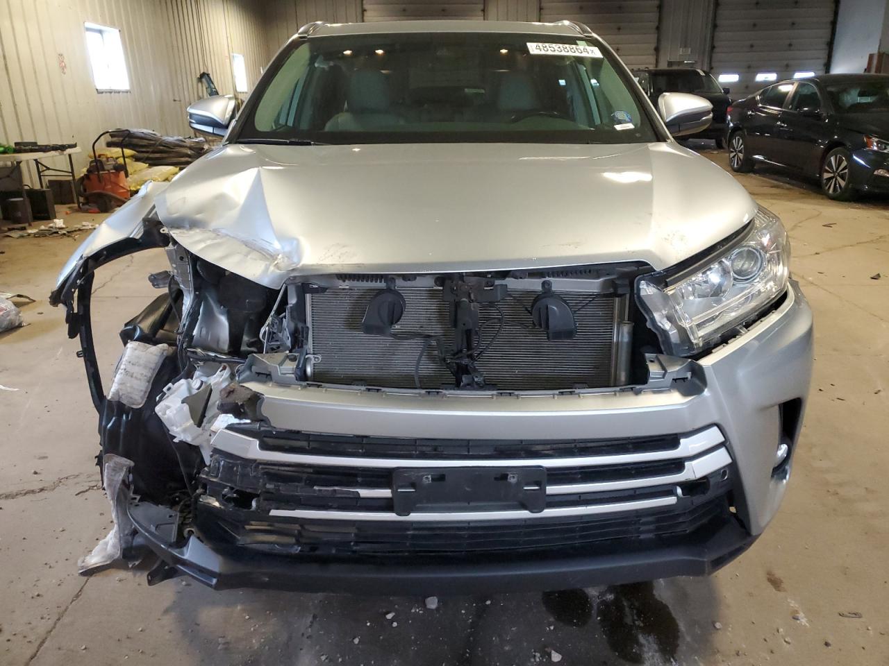5TDJZRFH5KS923358 2019 Toyota Highlander Se
