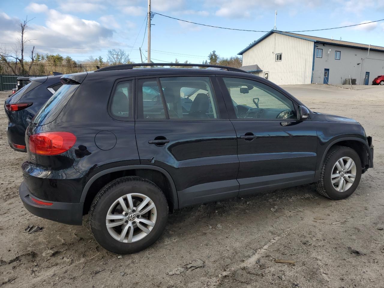 2016 Volkswagen Tiguan S vin: WVGBV7AXXGW541722