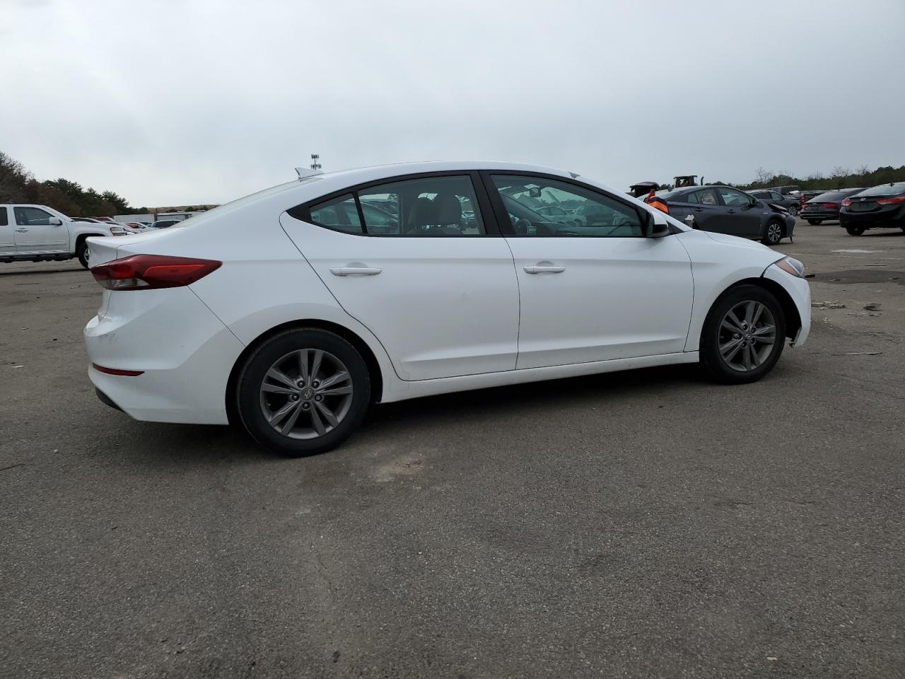 5NPD84LF8HH097657 2017 Hyundai Elantra Se