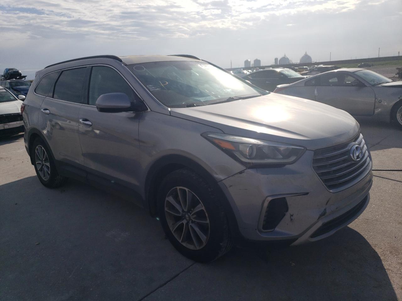 KM8SM4HF4HU185876 2017 Hyundai Santa Fe Se