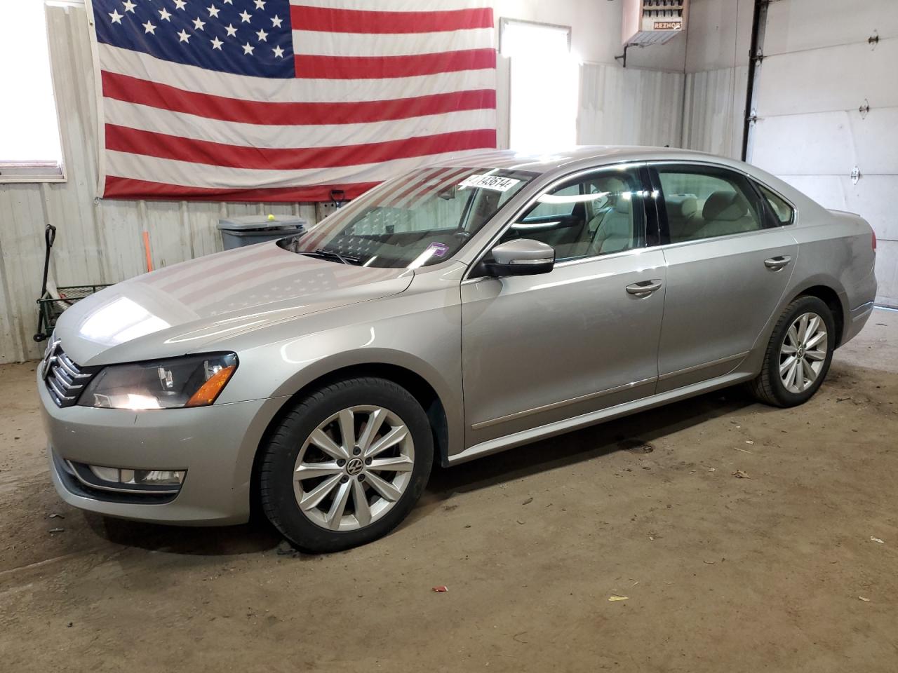 1VWCH7A33CC109172 2012 Volkswagen Passat Sel