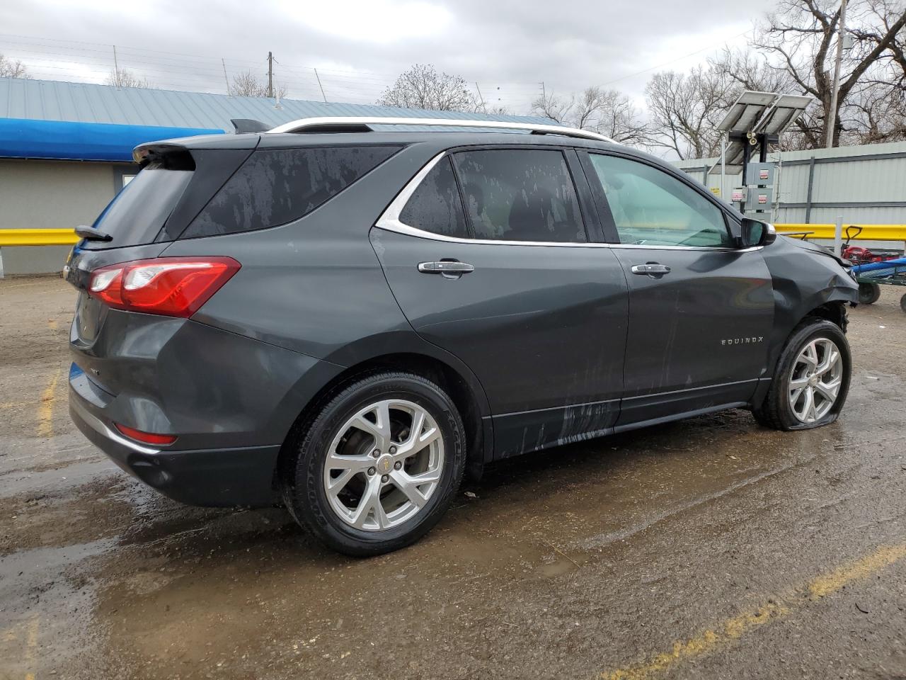 2GNAXVEV3J6191172 2018 Chevrolet Equinox Premier