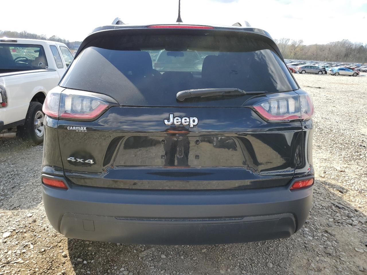 1C4PJMCB0KD107254 2019 Jeep Cherokee Latitude