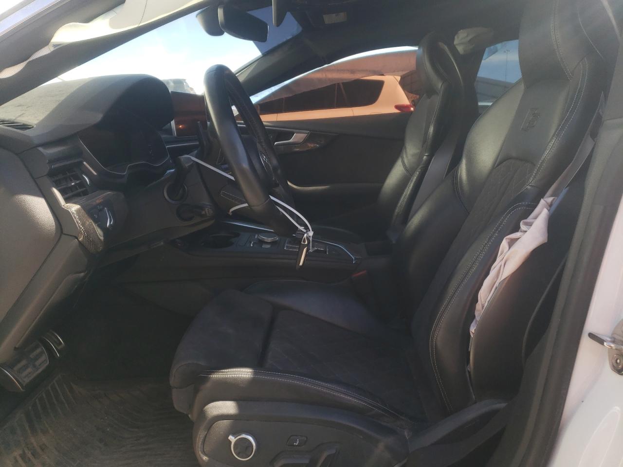 WAUB4CF54JA031231 2018 Audi S5 Premium Plus