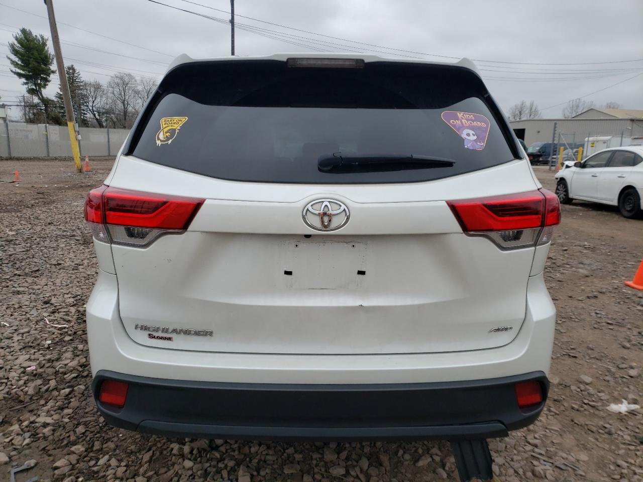 5TDBZRFH5KS956543 2019 Toyota Highlander Le