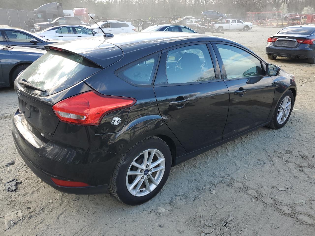 1FADP3K21FL228227 2015 Ford Focus Se