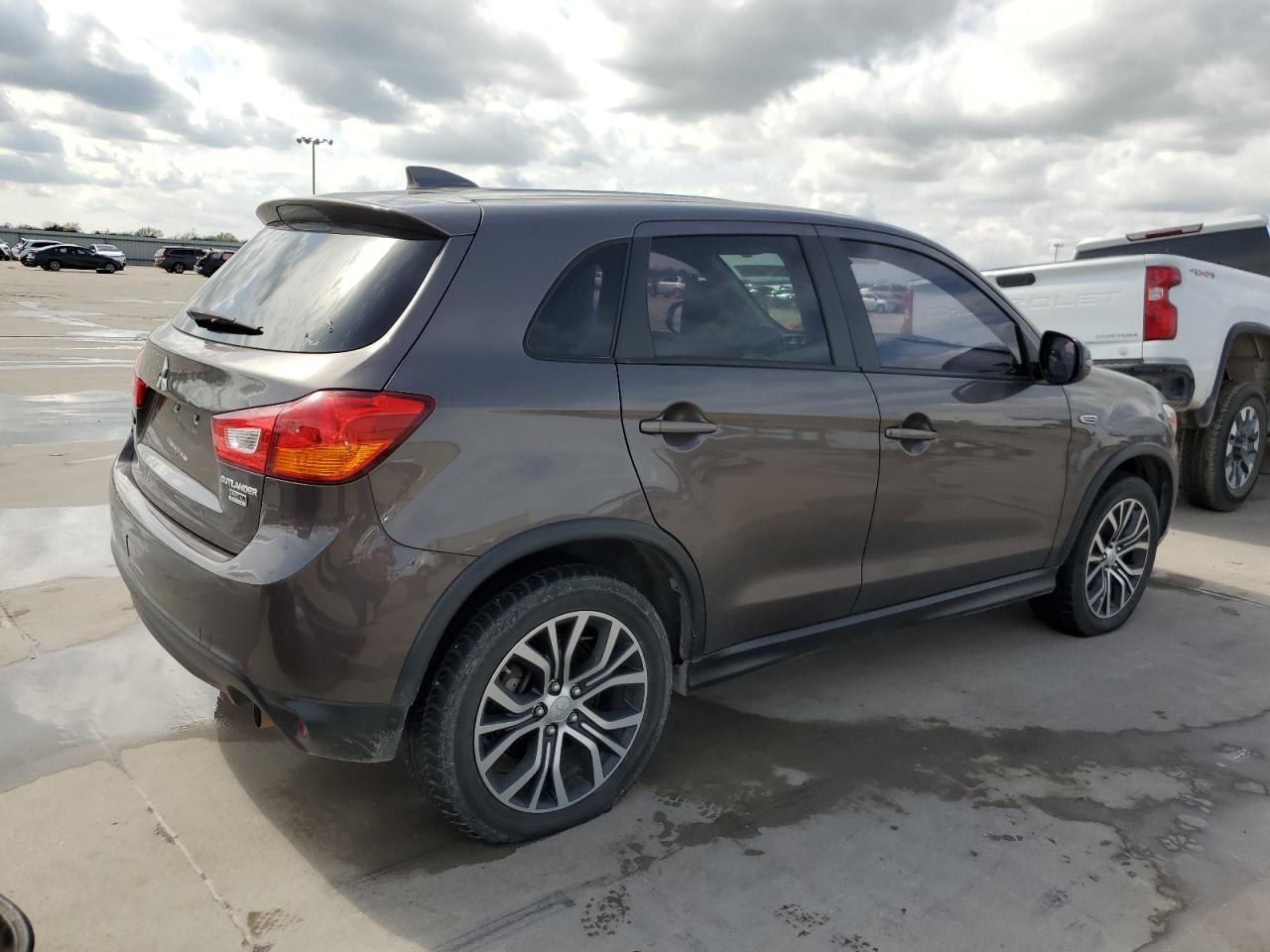 JA4AP3AW5HZ026826 2017 Mitsubishi Outlander Sport Es