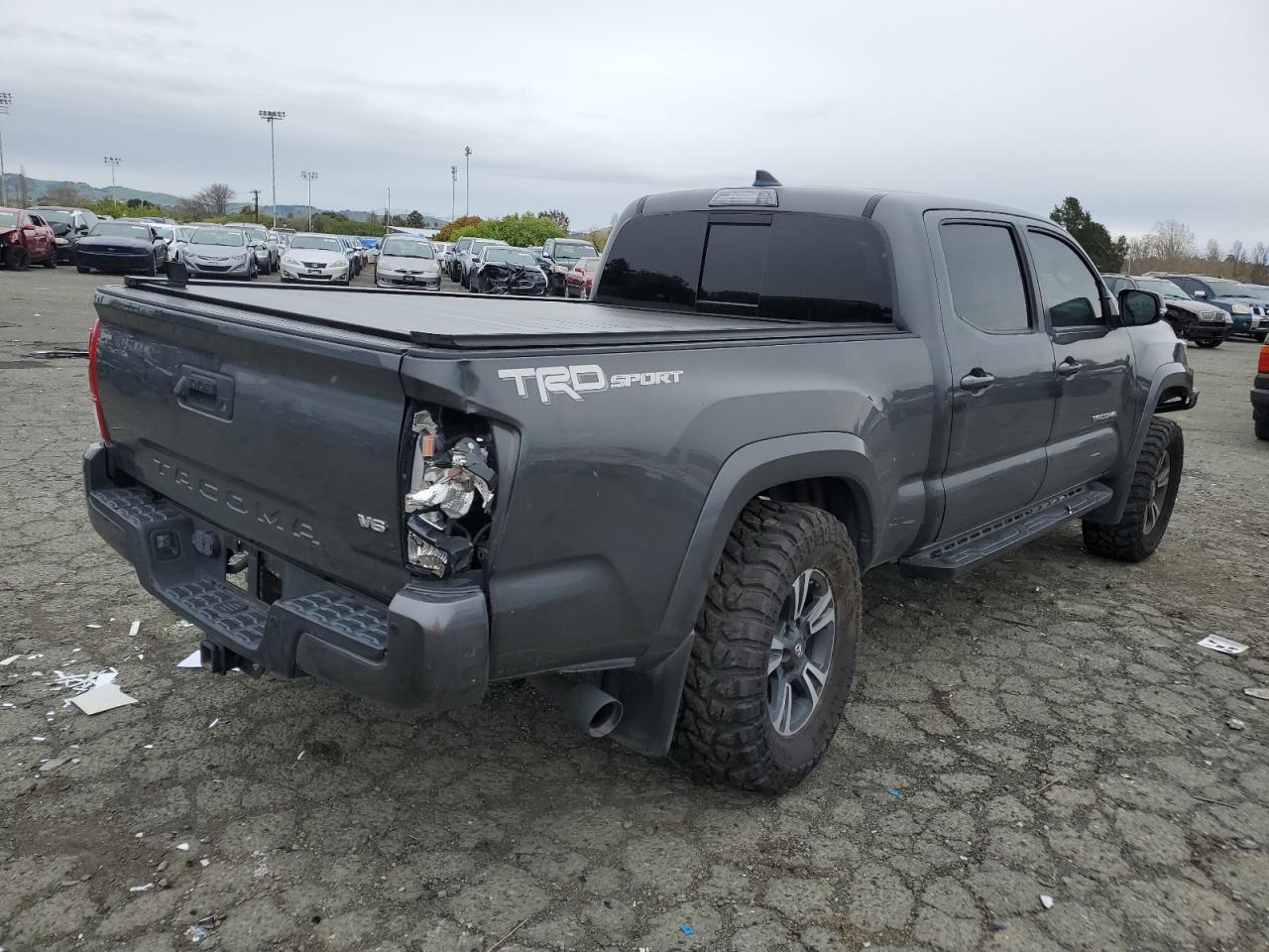 2018 Toyota Tacoma Double Cab vin: 3TMBZ5DN1JM014425