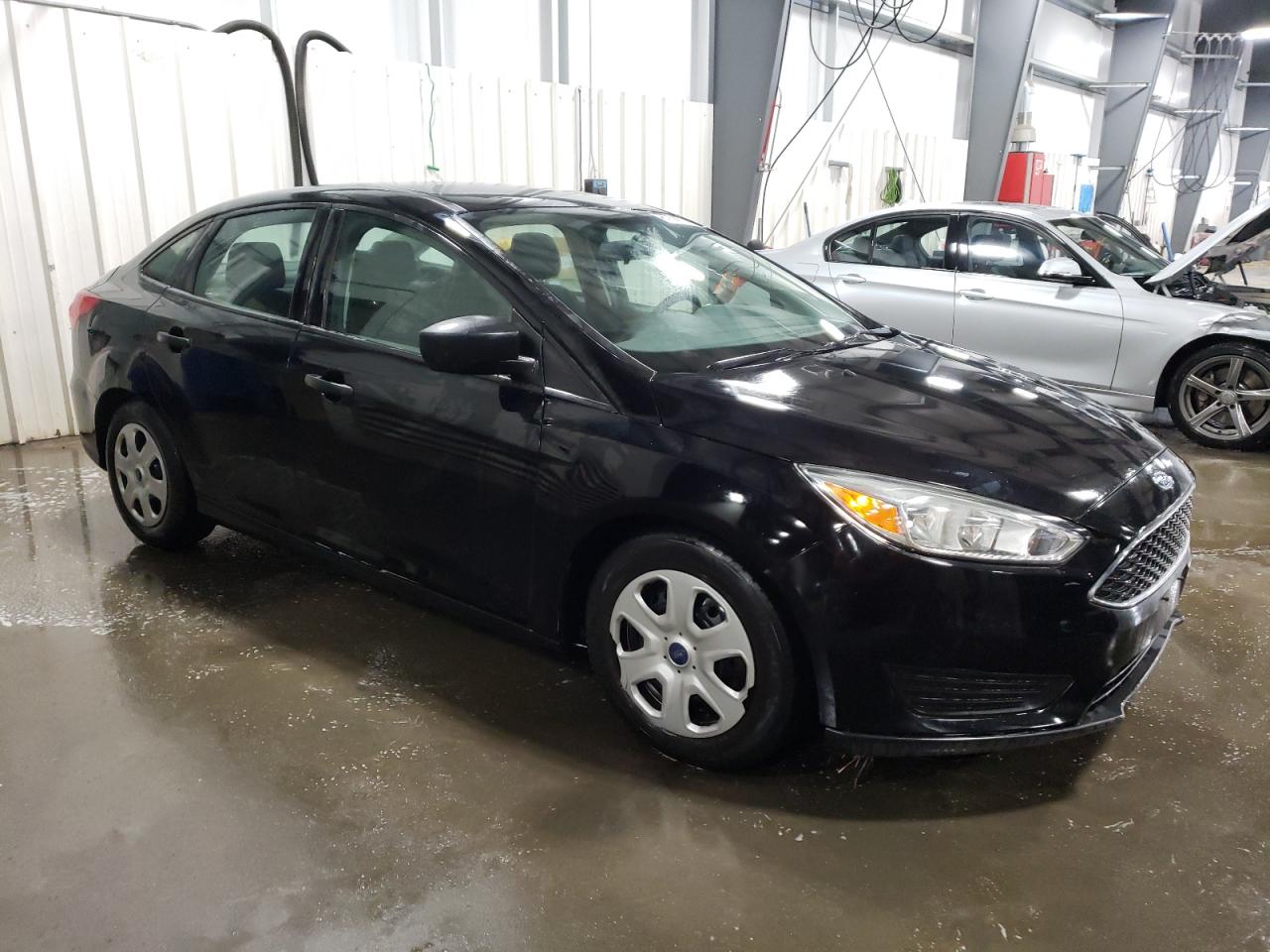 2016 Ford Focus S vin: 1FADP3E2XGL336035