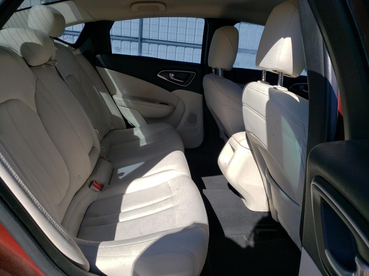 1C3CCCFB2FN609900 2015 Chrysler 200 Lx