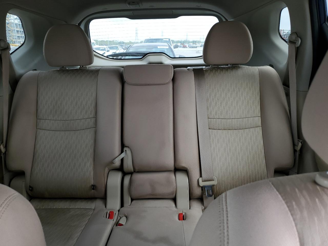 VIN: KNMAT2MT7HP583665 2017 NISSAN ROGUE