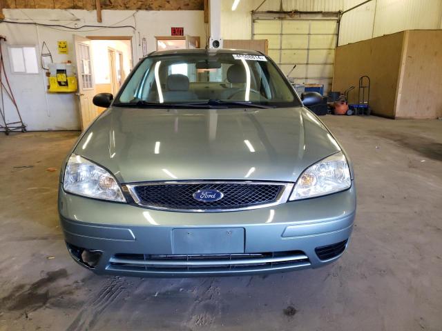 Lot #2452632321 2005 FORD FOCUS ZX4 salvage car