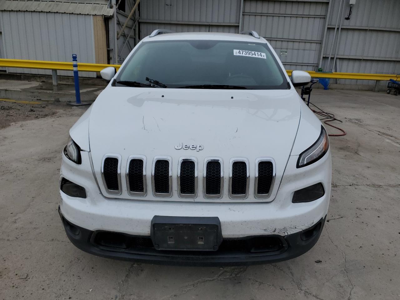 1C4PJLCB8HW661553 2017 Jeep Cherokee Latitude