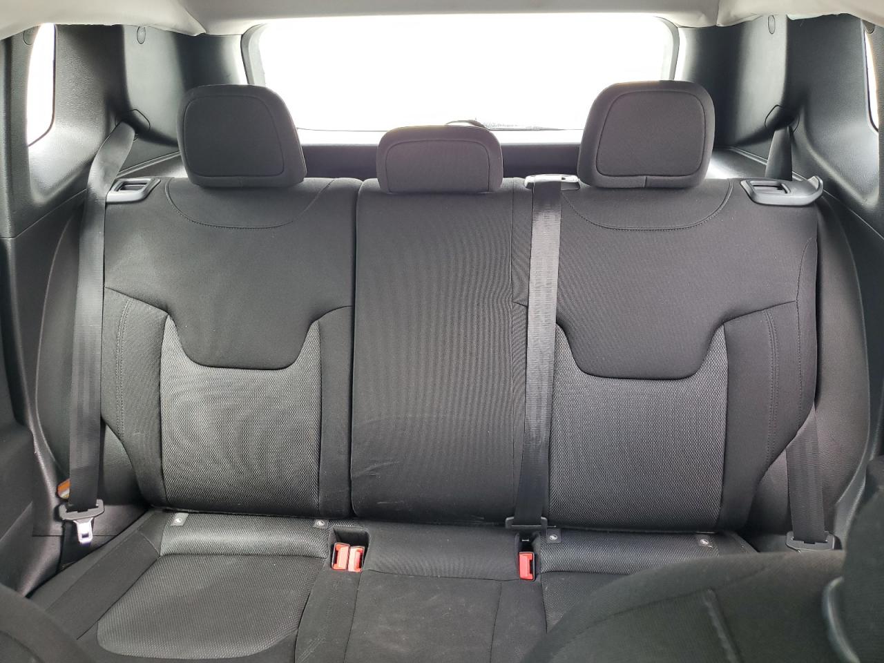 ZACNJBAB5KPJ82366 2019 Jeep Renegade Sport