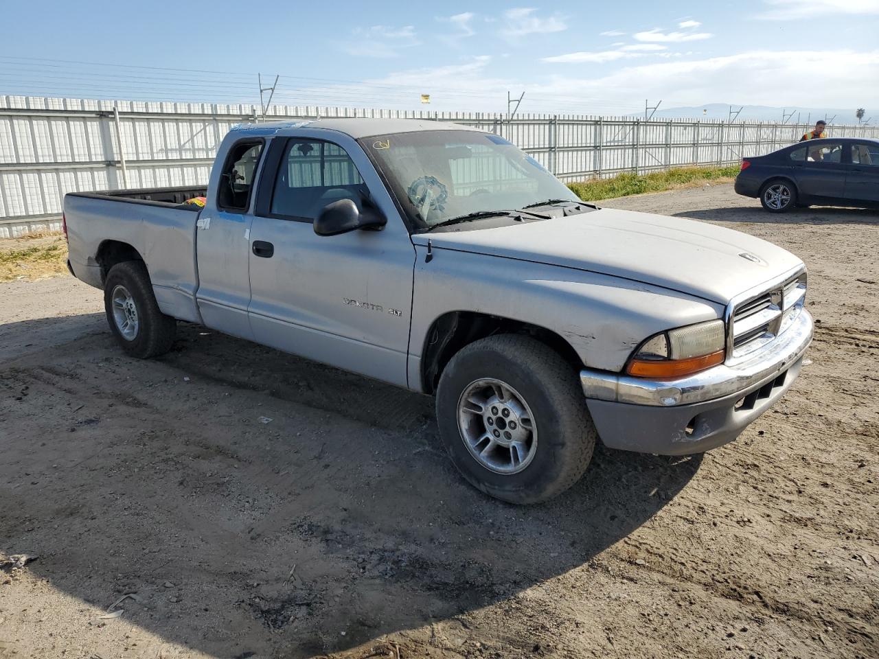 1B7GL22N2YS711368 2000 Dodge Dakota