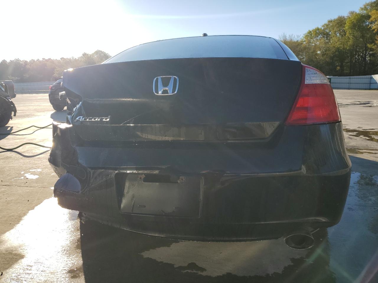 1HGCS1B82AA018013 2010 Honda Accord Exl