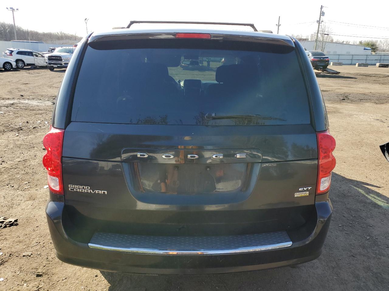 2C4RDGCG7ER121618 2014 Dodge Grand Caravan Sxt