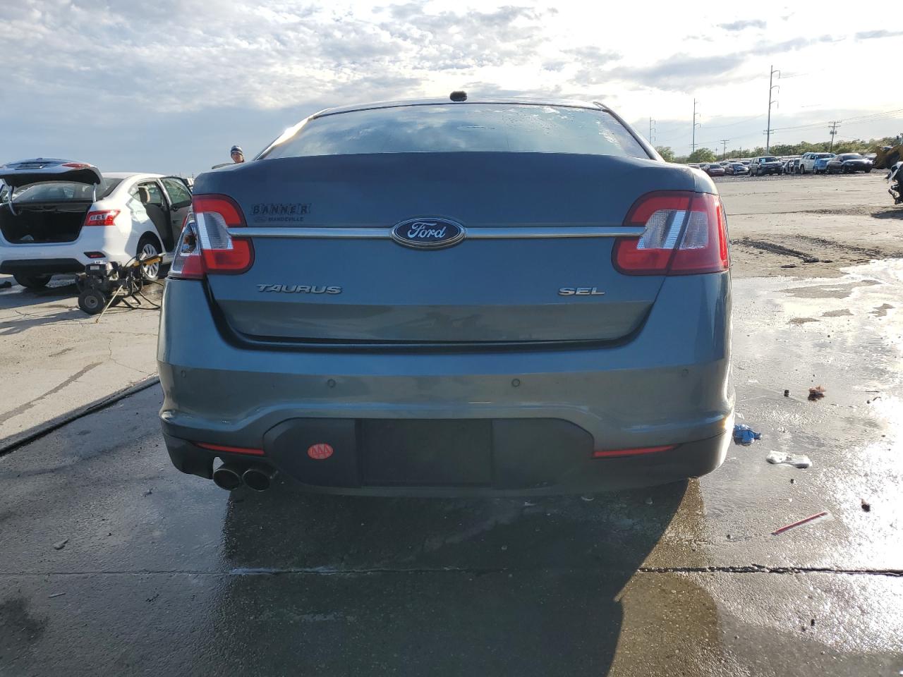 1FAHP2EW0AG107376 2010 Ford Taurus Sel