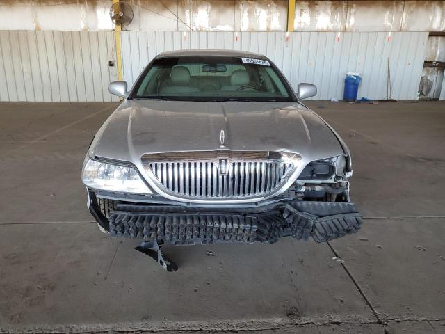 2009 Lincoln Town Car Signature Limited VIN: 2LNHM82V49X607737 Lot: 49031824