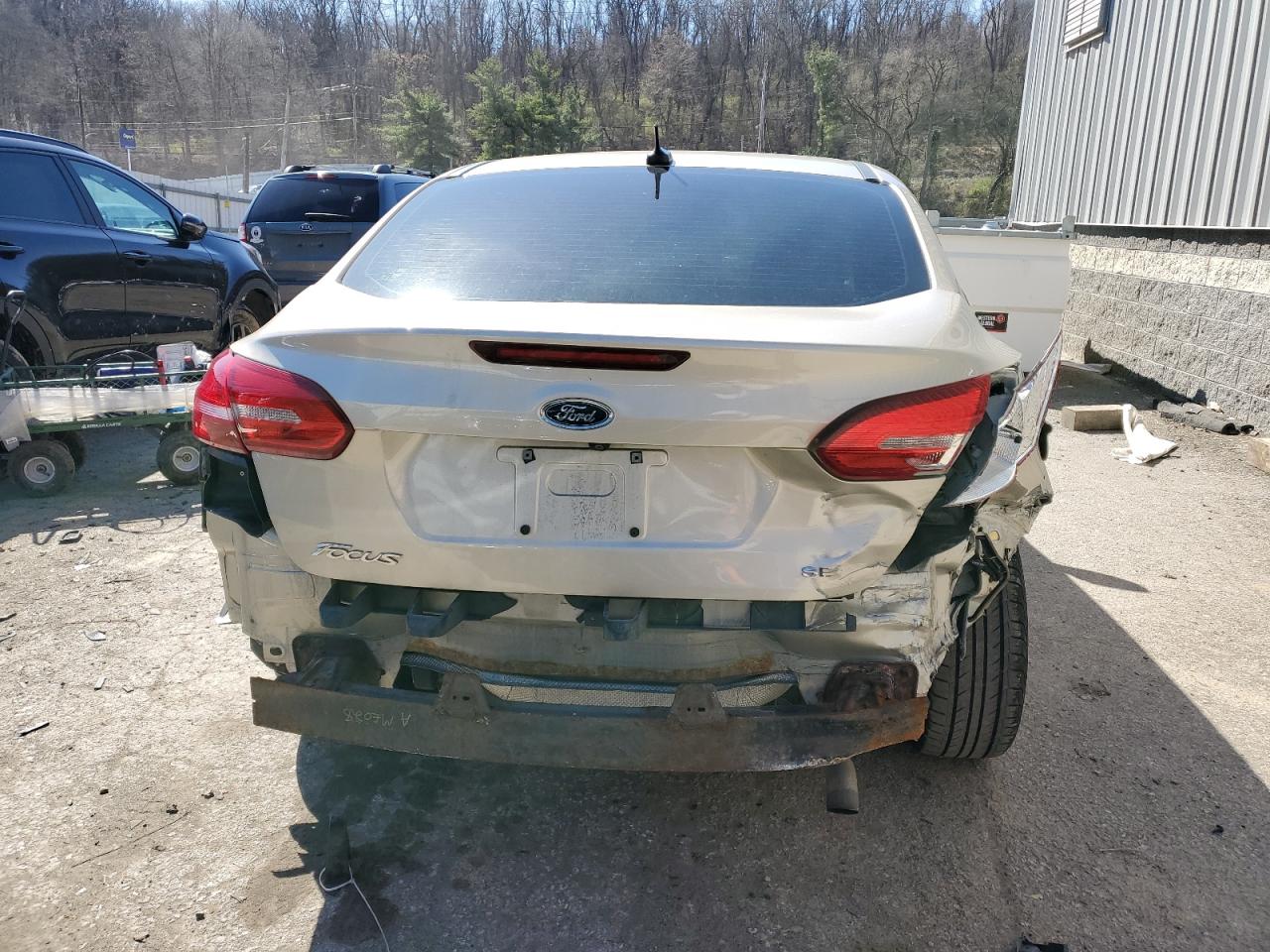 1FADP3F2XHL275981 2017 Ford Focus Se