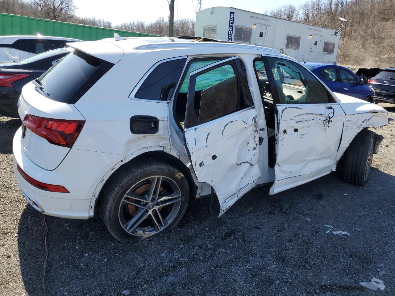 WA1A4AFY7J2147976 2018 Audi Sq5 Premium Plus