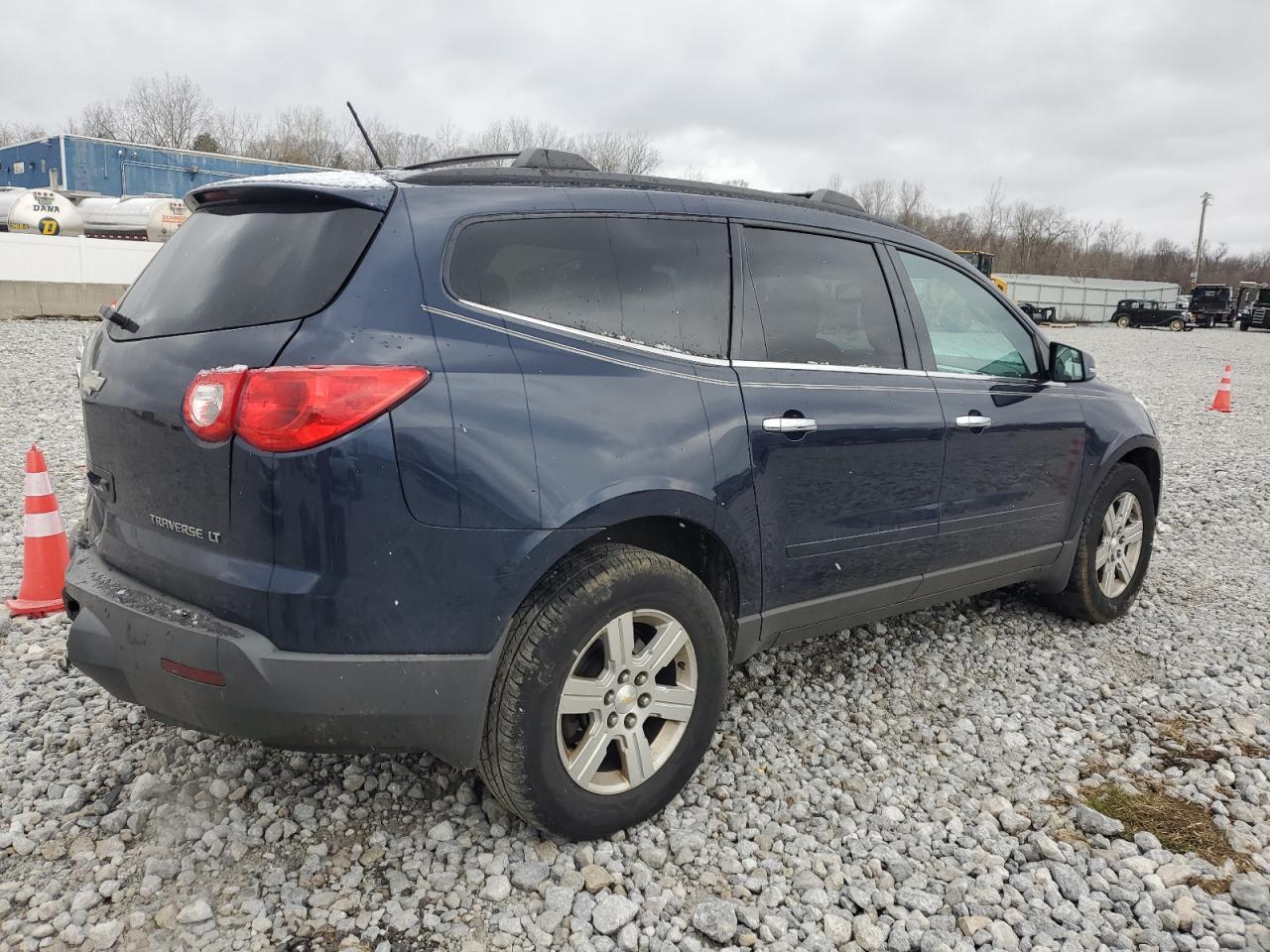 1GNKRGED1BJ333508 2011 Chevrolet Traverse Lt