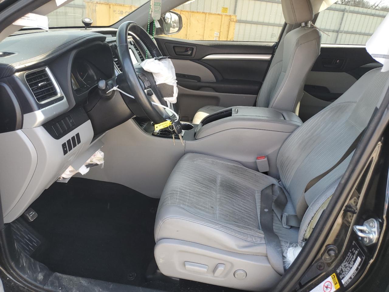 5TDBKRFH6FS167179 2015 Toyota Highlander Le