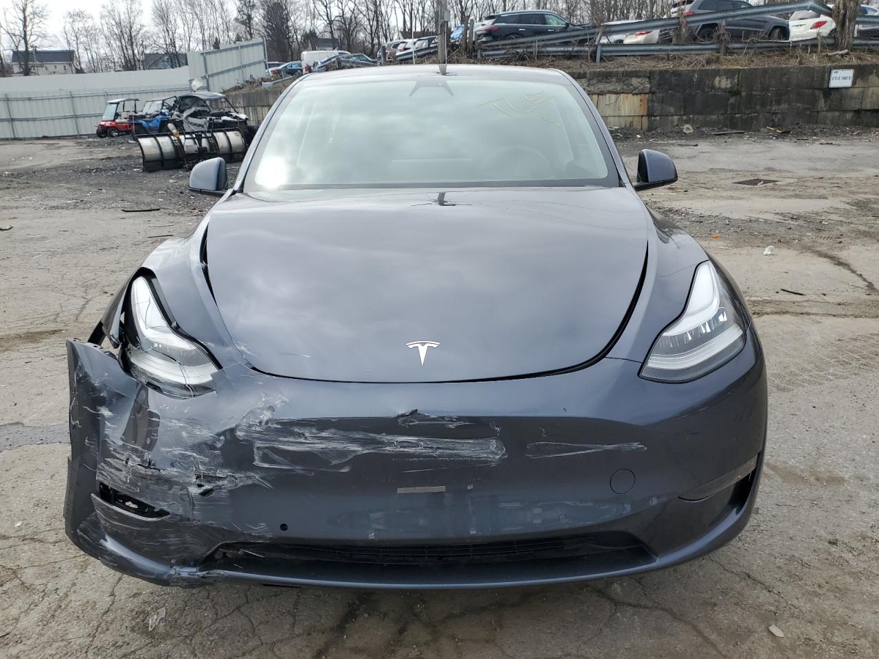 2020 Tesla Model Y vin: 5YJYGDEE8LF044957