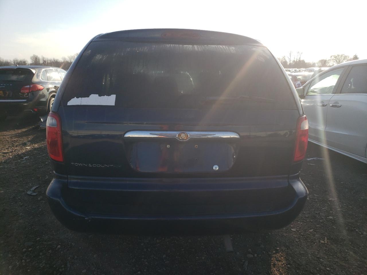 1A4GP45R06B502295 2006 Chrysler Town & Country