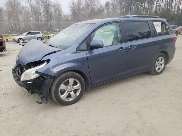 Lot #2510221972 2015 TOYOTA SIENNA LE salvage car
